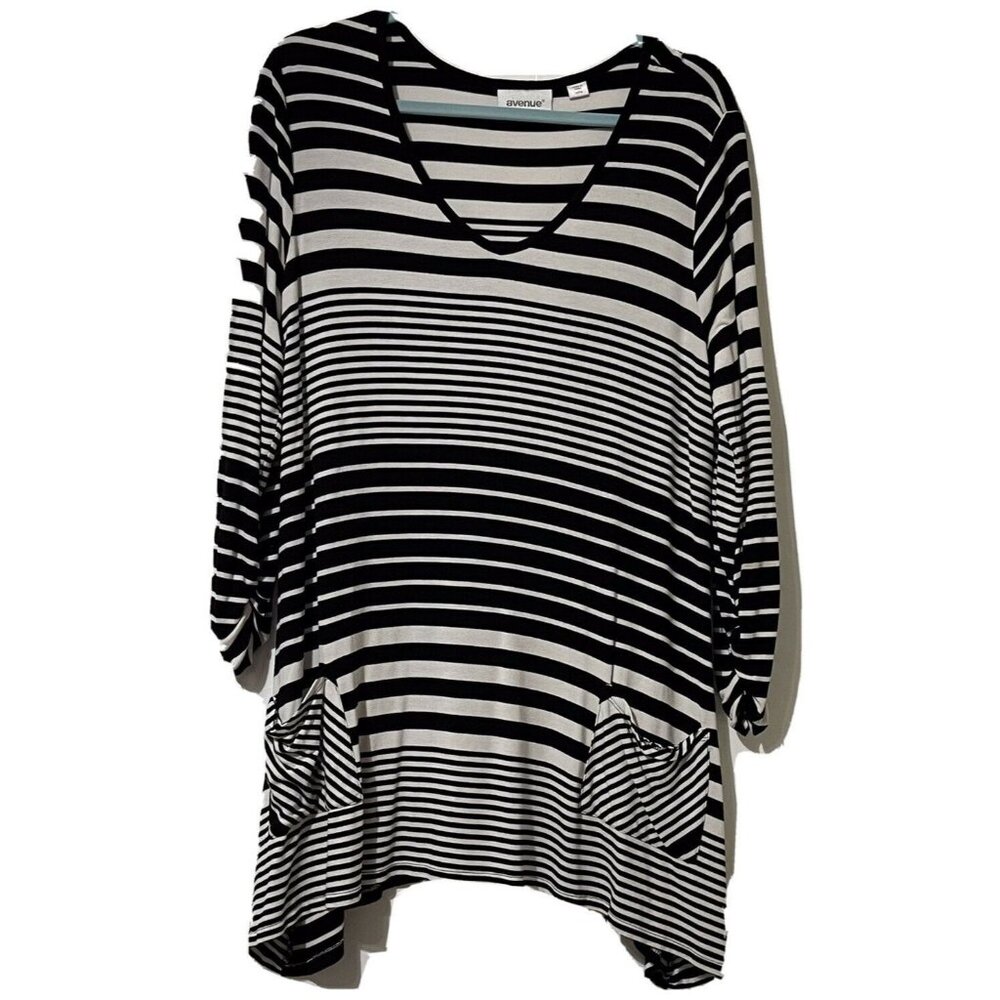 Avenue Size 14/16 Black & White Striped Asymmetrical Tunic Top With 3/4 Sleeves